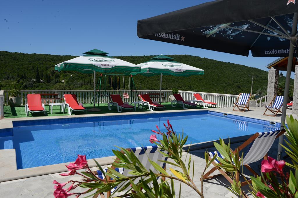 Apartments Vila Lazarevic Τίβατ Εξωτερικό φωτογραφία