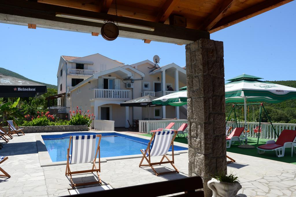 Apartments Vila Lazarevic Τίβατ Εξωτερικό φωτογραφία