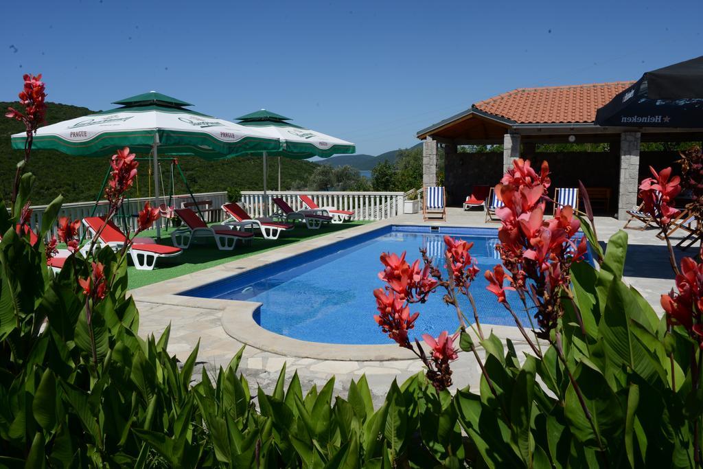 Apartments Vila Lazarevic Τίβατ Εξωτερικό φωτογραφία