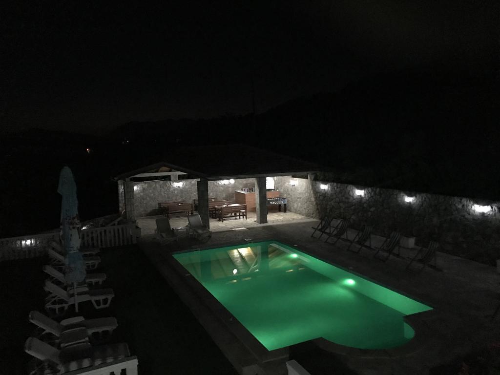 Apartments Vila Lazarevic Τίβατ Εξωτερικό φωτογραφία