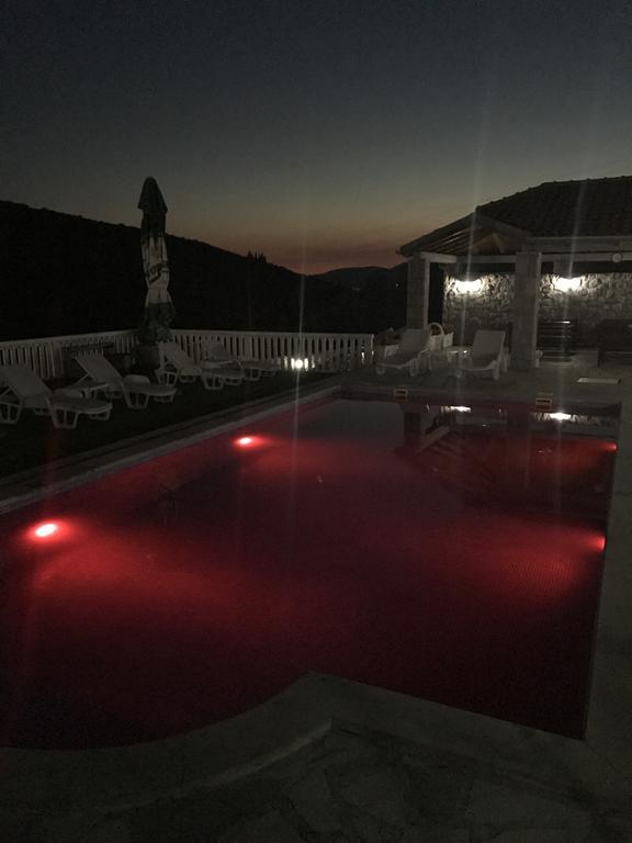Apartments Vila Lazarevic Τίβατ Εξωτερικό φωτογραφία