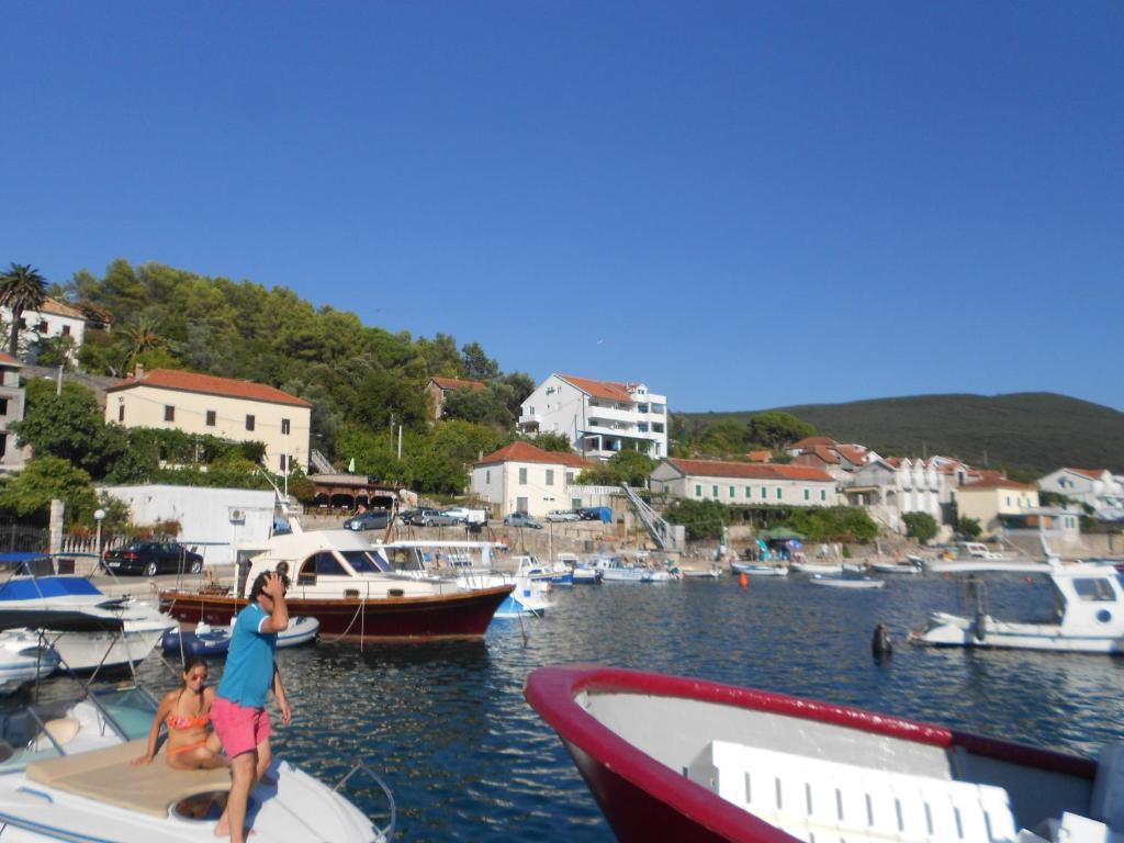 Apartments Vila Lazarevic Τίβατ Εξωτερικό φωτογραφία