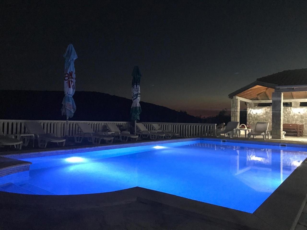 Apartments Vila Lazarevic Τίβατ Εξωτερικό φωτογραφία